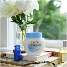 Pond\'s Dry Skin Cream Rich Hydrating Skin Cream, 3.9 Oz (Pack of 1) Pond\'s Dry Skin Cream Rich Hydrating Skin Cream, 3.9 Oz (Pack of 1)