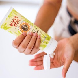 Burt\'s Bees Mothers Day Gifts, After Sun Lotion with Hydrating Aloe Vera & Coconut Oil - Summer Essentials, Sunburn Relief, Natural After Sun Soother, 6 oz Burt\'s Bees Mothers Day Gifts, After Sun Lotion with Hydrating Aloe Vera & Coconut Oil - Summer Essentials, Sunburn Relief, Natural After Sun Soother, 6 oz