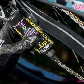 Muc-Off Dry Chain Lube, 4 fl oz - Bike Lube, Bike Chain Oil, Chain Wax for Dry Weather Conditions - Biodegradable Bike Lubricant and Bicycle Chain Oil Muc-Off Dry Chain Lube, 4 fl oz - Bike Lube, Bike Chain Oil, Chain Wax for Dry Weather Conditions - Biodegradable Bike Lubricant and Bicycle Chain Oil