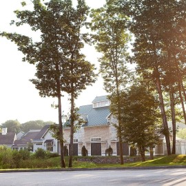 Village Candle Warm Apple Pie Large Glass Apothecary Jar Scented Candle, 21.25 oz, Brown Village Candle Warm Apple Pie Large Glass Apothecary Jar Scented Candle, 21.25 oz, Brown