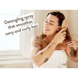 Babo Botanicals Smoothing Berry Conditioning Spray - Detangling & Nourishing - Eliminates Frizz & Prevents Static - Evening Primrose Oil - Non-Aerosol - For all ages - Light Berry Fragrance