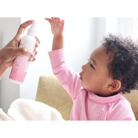 Babo Botanicals Smoothing Berry Conditioning Spray - Detangling & Nourishing - Eliminates Frizz & Prevents Static - Evening Primrose Oil - Non-Aerosol - For all ages - Light Berry Fragrance