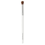 e.l.f. Blending Eye Brush, Softens Dramatic Edges & Fine Lines, For Eyeshadow, Eyeliner & Concealer (Pack of 1)