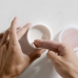 Malin + Goetz Hair Pomade, 2 oz. - Men & Women Hair Styling Product for All Hair Types or Textures, Lightweight All Day Hold, Natural Fragrance & Color, Cruelty-Free & Vegan. 2 fl oz