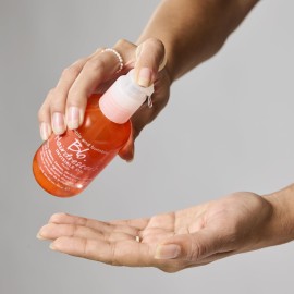 Bumble and bumble. Hairdresser\'s Invisible Oil Frizz-Reducing Hair Oil | Heat Protection, Anti Frizz + Shine | Curly, Wavy, Straight | With Argan Oil, Coconut Oil + Grapeseed Oil, Mini, 0.85 Fl Oz