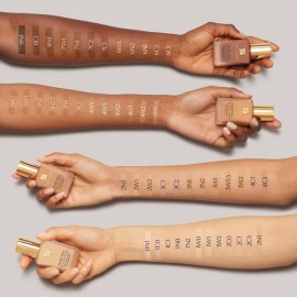 Este Lauder Double Wear Stay-in-Place 24-Hour Long-Wear Matte Foundation Makeup, 1 Fl Oz, 1C0 Shell