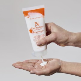 Bumble and bumble. Hairdresser\'s Invisible Oil Hydrating Conditioner | Hydrating, Anti Frizz, Shine, Color Safe | Curly, Wavy, Straight | With Argan Oil, Coconut Oil + Grapeseed Oil, 6.7 Fl Oz Bumble and bumble. Hairdresser\'s Invisible Oil Hydrating Conditioner | Hydrating, Anti Frizz, Shine, Color Safe | Curly, Wavy, Straight | With Argan Oil, Coconut Oil + Grapeseed Oil, 6.7 Fl Oz