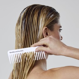 Bumble and bumble. Hairdresser\'s Invisible Oil Hydrating Conditioner | Hydrating, Anti Frizz, Shine, Color Safe | Curly, Wavy, Straight | With Argan Oil, Coconut Oil + Grapeseed Oil, 6.7 Fl Oz Bumble and bumble. Hairdresser\'s Invisible Oil Hydrating Conditioner | Hydrating, Anti Frizz, Shine, Color Safe | Curly, Wavy, Straight | With Argan Oil, Coconut Oil + Grapeseed Oil, 6.7 Fl Oz