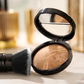 LAURA GELLER NEW YORK Baked Balance-N-Glow Illuminating Foundation - Medium - Buildable Sheer to Light Coverage - Satin Finish LAURA GELLER NEW YORK Baked Balance-N-Glow Illuminating Foundation - Medium - Buildable Sheer to Light Coverage - Satin Finish
