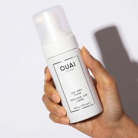 OUAI Air Dry Foam - Hair Mousse for Curly Hair & Beach Waves - Conditioning & Detangling With Kale and Carrot Extract - Paraben, Phthalate and Sulfate Free Curly Hair Products (4 Oz)
