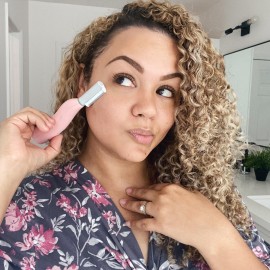 SPA SCIENCES - SIMA Patented Dermaplane Razor for Women Face - Painless 2-in-1 Facial Exfoliation & Peach Fuzz Hair Removal - Anti-Aging - 3 Speeds - Rechargeable - 7 Weeks Treatment SPA SCIENCES - SIMA Patented Dermaplane Razor for Women Face - Painless 2-in-1 Facial Exfoliation & Peach Fuzz Hair Removal - Anti-Aging - 3 Speeds - Rechargeable - 7 Weeks Treatment