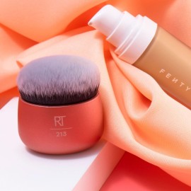 Real Techniques Foundation Makeup Blender, Kabuki Brush For Face or Body Makeup, Works With Liquid or Cream Foundation, No Handle, Blend & Buff Makeup, Dense Synthetic Bristles, 1 Count