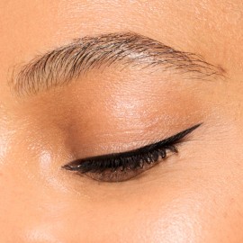 Honest Beauty Longlasting Liquid Eyeliner | Smudge + Flake Proof, Precise Application | Hypoallergenic, Vegan, + Cruelty Free | Black, 0.58 fl oz Honest Beauty Longlasting Liquid Eyeliner | Smudge + Flake Proof, Precise Application | Hypoallergenic, Vegan, + Cruelty Free | Black, 0.58 fl oz