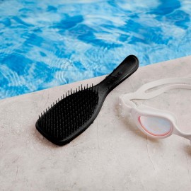 Tangle Teezer Ultimate Detangler Hairbrush for Wet & Dry Hair, Eliminates Knots & Reduces Breakage for All Hair Types, Liquorice Black Tangle Teezer Ultimate Detangler Hairbrush for Wet & Dry Hair, Eliminates Knots & Reduces Breakage for All Hair Types, Liquorice Black