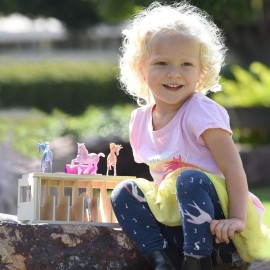 Breyer Unicorn Magic Wooden Carry Stable Playset w/ 6 Unicorns Breyer Unicorn Magic Wooden Carry Stable Playset w/ 6 Unicorns