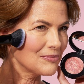 LAURA GELLER NEW YORK Angled Blush Brush with Black Wooden Handle & Dense Bristles for Makeup Application LAURA GELLER NEW YORK Angled Blush Brush with Black Wooden Handle & Dense Bristles for Makeup Application