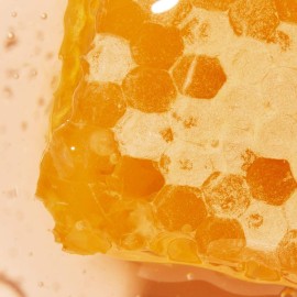 EVE LOM Rescue Facial Mask - Honey-Infused Kaolin Clay with Ground Almonds - Purifies, Conditions & Exfoliates for Brighter Complexion and Radiant Skin - Natural Ingredients (100 ml) EVE LOM Rescue Facial Mask - Honey-Infused Kaolin Clay with Ground Almonds - Purifies, Conditions & Exfoliates for Brighter Complexion and Radiant Skin - Natural Ingredients (100 ml)