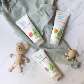 Green People Organic Children Bath & Shower Berry Smoothie 200ml Green People Organic Children Bath & Shower Berry Smoothie 200ml