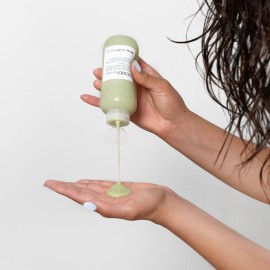 Davines MOMO Hair Potion, Leave-On Formula For Moisture And Silky Texture For All Hair Types, 5.07 Fl Oz