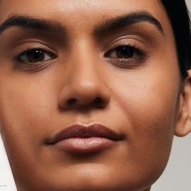 VASANTI Brighten Up New Skin Amplifying Moisturizer - Enriched with Aloe, Vitamin C, and Arbutin from Bearberry Leaves - Hydrates Moisturize Softens Brightens Skin - Full Size (2.03 fl. oz.)