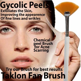 bellus Fan Brush Taklon Glycolic Lactic TCA Serum Mask, White