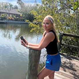 Sweaty Bands Womens Girls Headband - Non-Slip Velvet-Lined Athletic Hairband - Mermaid Hair Don\'t Care Gray