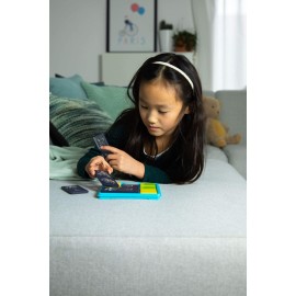 SmartGames Color Catch Travel Game for Kids and Adults, a color-changing, STEM Focused Cognitive Skill-Building Brain Game - Brain Teaser for Ages 7 & Up, 60 Challenges.