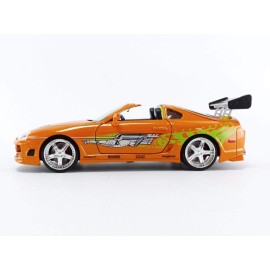 Jada 1:24 Diecast 1995 Toyota Supra with Brian O\'Conner Figure, Men