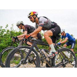 Orange Seal - Endurance Formula Tubeless Bike Tire Sealant with Injector | Long Lasting, Fast Sealing | for MTB, Road, CX and Gravel Bicycle Tires | 8oz w/Injector