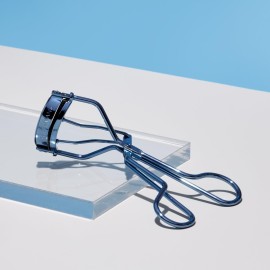 Tweezerman Classic Eyelash Curler (Bell Bottom Blue) - Lash Curler for All Eye Shapes Tweezerman Classic Eyelash Curler (Bell Bottom Blue) - Lash Curler for All Eye Shapes