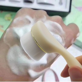 Ultra-Soft Facial Cleansing Brush - Makeup Removal & Pore Cleansing with Deep Exfoliation Ultra-Soft Facial Cleansing Brush - Makeup Removal & Pore Cleansing with Deep Exfoliation