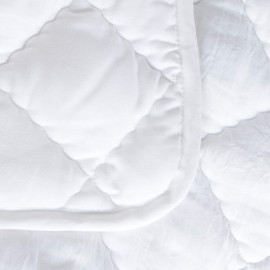 BEDSUM 100% Brushed Microfiber Down Alternative Toddler Comforter, Ultra Soft Lightweight and Warm Breathable Crib Quilted Blanket for Nursery Stroller Bed, 39x47 Inches, White