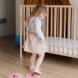 Beautyflier 20 Pairs Self-Adhesive Kids Footprint Stickers Cartoon Guide Floor Decals Social Distance Cute Smile Floor Stickers for Kids Room Party Nursery School Stairs Decor (Pink)
