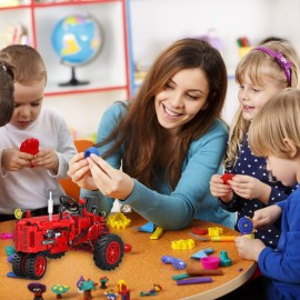 Gynthias 1/12 Classic Farm Tractor Toys Building Blocks Set Endless Fun for Kids with A Collection of Tractor Toys to Building Your Own 302Pcs Classic Red Farm Tractor