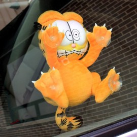 Kidrobot Garfield 8 Inch Suction Cup Window Clinger - Scared