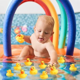 Zhanmai 400 Pcs Mini Rubber Ducks, Float Tiny Baby Shower Rubber Ducks 1.57 x 1.57 x 1.18 Inch for Preschool Bath Toy Party Decoration Fun Squeak Small Pool Toy (Yellow)