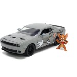 Jada Toys Tom and Jerry 1:24 2015 Dodge Challenger Hellcat Die-cast Car w/ 2.75 Jerry Figure, Toys for Kids and Adults