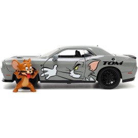 Jada Toys Tom and Jerry 1:24 2015 Dodge Challenger Hellcat Die-cast Car w/ 2.75 Jerry Figure, Toys for Kids and Adults