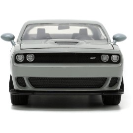Jada Toys Tom and Jerry 1:24 2015 Dodge Challenger Hellcat Die-cast Car w/ 2.75 Jerry Figure, Toys for Kids and Adults