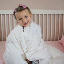 ZPECC Toddler Goose Down Comforter, 41x48 Hypoallergenic Baby Duvet Insert, Soft Lightweight All Season Quilt Blanket for Crib Daycare Stroller White