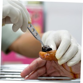 POPETPOP Eyelid Massage Tweezers Meibomian Gland Expressor Forceps for Eye Comfort Non-slip Handle Professional Design for Gentle Blockage Relief