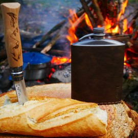 SILVERANT Titanium Hip Flask 248ml/8.73 fl oz, Ultralight Portable Leakproof Pocket Flask Flagon With Screw Cap Clip, Leather Case & Pouring Funnel