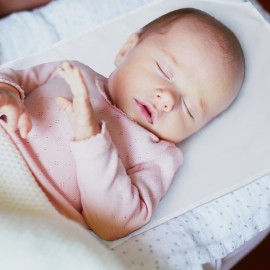 Newwiee 16 Pcs Standard Size Daycare Cot Sheet Bulk 20 x 48 White Breathable Microfiber Nap time Sheet Cot Bed Fitted Sheet Cover for Preschool Kid Child Children Toddler Boy Girl Back to School