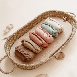 Konssy Muslin Bassinet Sheets for Baby Girl Boy, 2 Pack Soft Breathable Baby Bassinet Mattress Sheets Fit for Hourglass Oval Cradle, Moses Basket Rectangle Mattress (Floral, Pink)