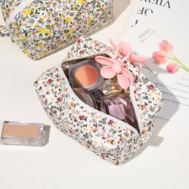 SOIDRAM Floral Makeup Bag Quilted Cosmetic Bag Puffy Coquette Makeup pouch Aesthetic Cute Travel Toiletry Bag Organizer cotton Makeup Brushes Storage Bag for Women