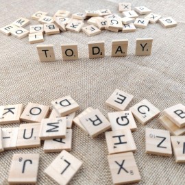 GXXMEI 1000PCS Scrabble Tiles, Wooden Letter Tiles, A-Z Capital Letters for Crafts, Spelling,Scrabble Crossword Game