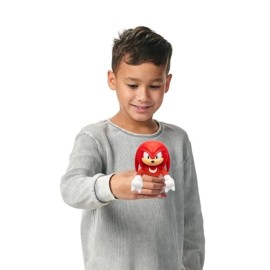 Heroes of Goo Jit Zu Unstoppable Surge Knuckles, Powered Up with Glow Surge Giving Him Glow-in-The-Dark Powers, Scrunchy, Stretchy Filling, Stretch Him Up to 3 Times His Size