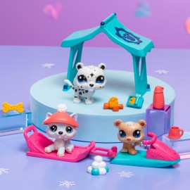 Littlest Pet Shop - Snowy Day Play Pack - LPS Gen 7, Authentic Mystery Figures, Surprise Collectible Kidult Toy, Girls, Boys, Kids, Tweens Ages 4+
