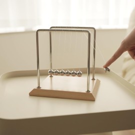 Newtons Cradle Pendulum with 7 Balls, Balance Ball 50+ Sec Swingtime Wood Base Science Physics Gadget for Home and Office